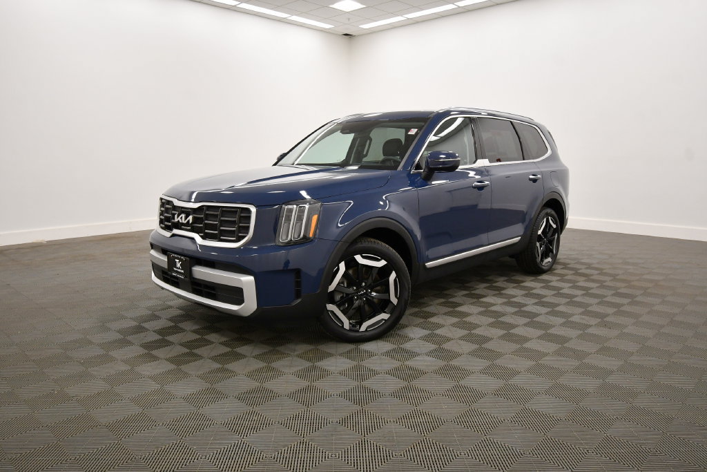 Certified 2024 Kia Telluride S w/ S Sunroof Package AWD/4WD image 2