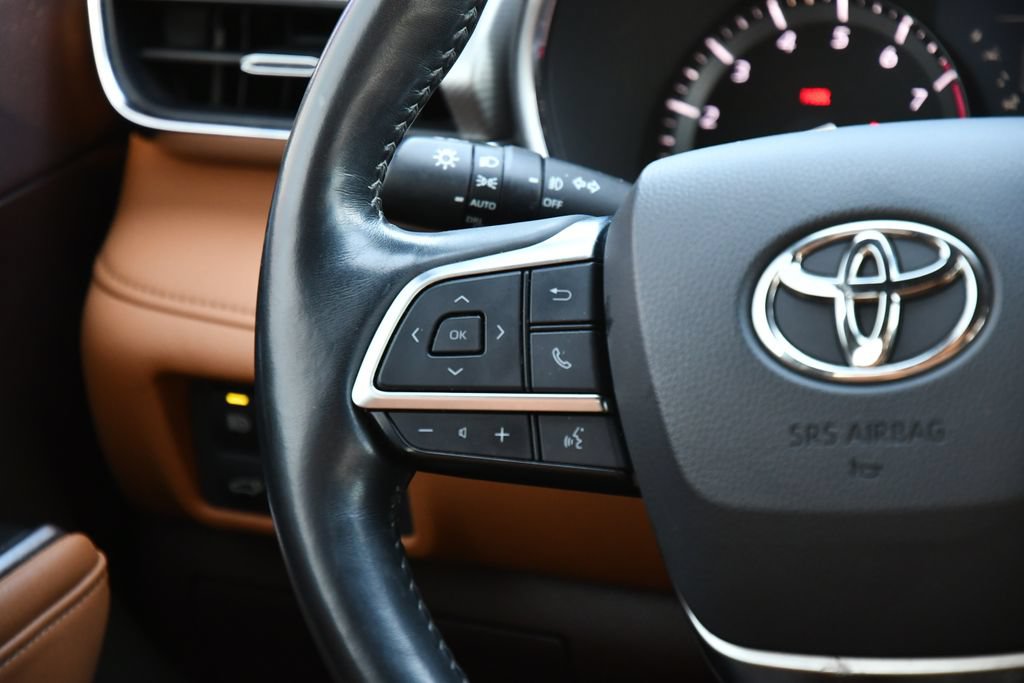 Used 2021 Toyota Highlander Platinum AWD/4WD image 29