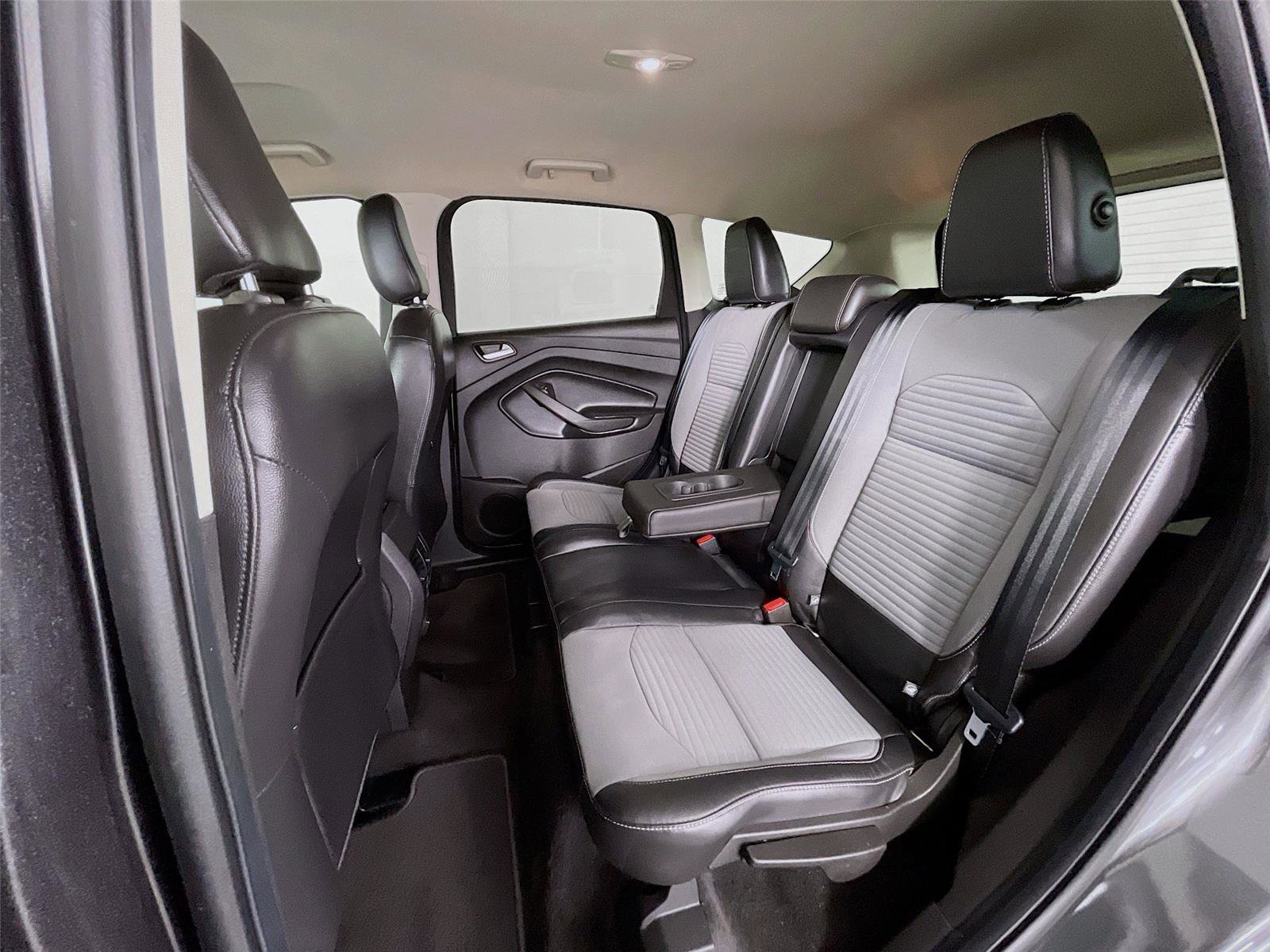 Used 2019 Ford Escape SE image 26