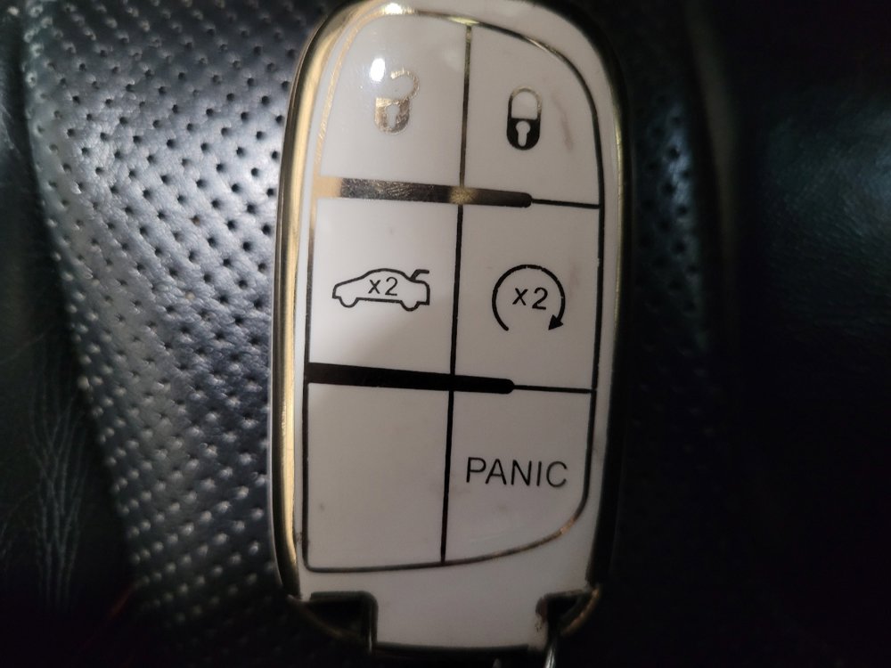 Used 2019 Jeep Cherokee Trailhawk image 32