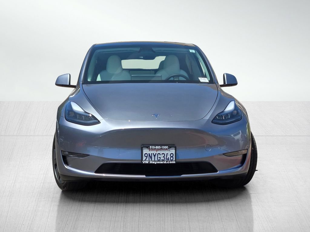 Used 2024 Tesla Model Y Long Range AWD/4WD image 3