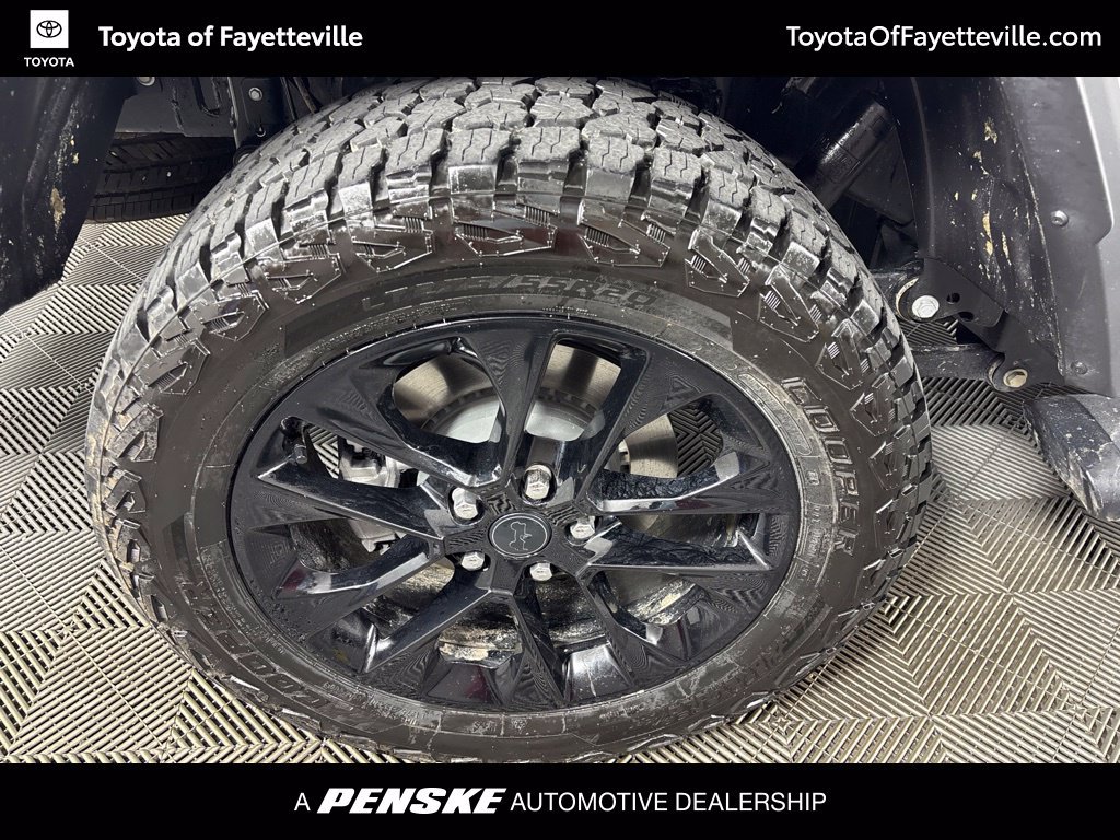 Used 2025 Jeep Gladiator Sport AWD/4WD image 5