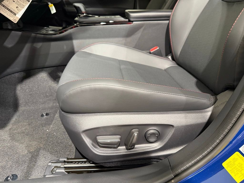 New 2026 Toyota Prius Plug-In Hybrid FWD image 13