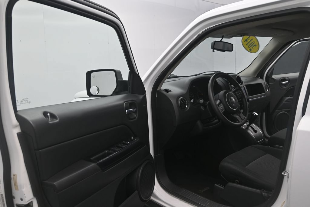 Used 2014 Jeep Patriot Sport w/ Power Value Group AWD/4WD image 12