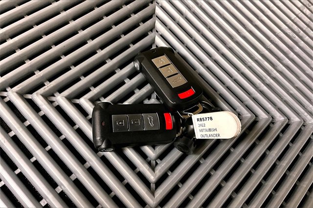 Used 2022 Mitsubishi Outlander SEL image 10