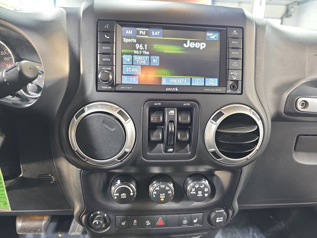 Used 2016 Jeep Wrangler Unlimited Rubicon AWD/4WD image 22