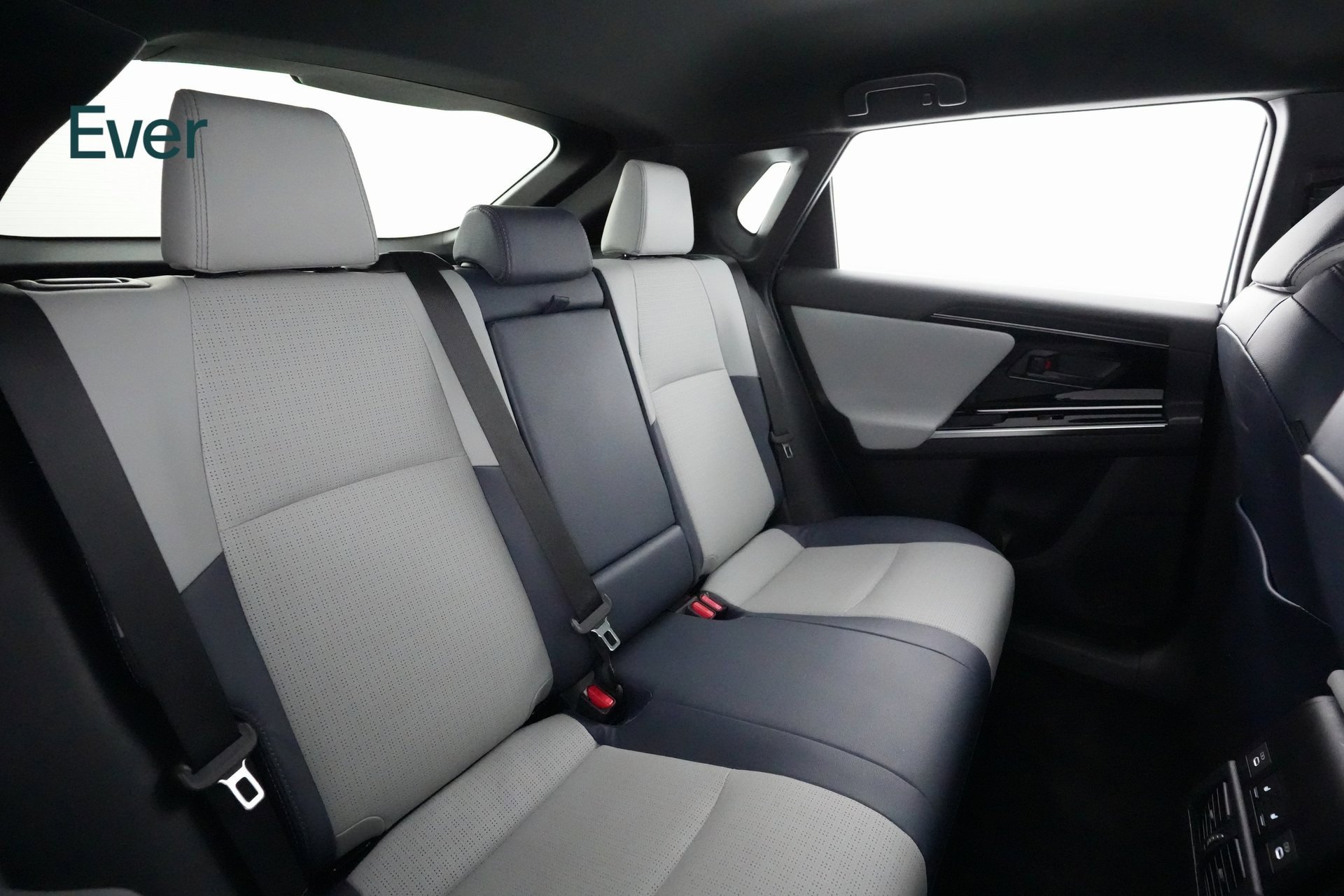 Used 2023 Subaru Solterra AWD image 9