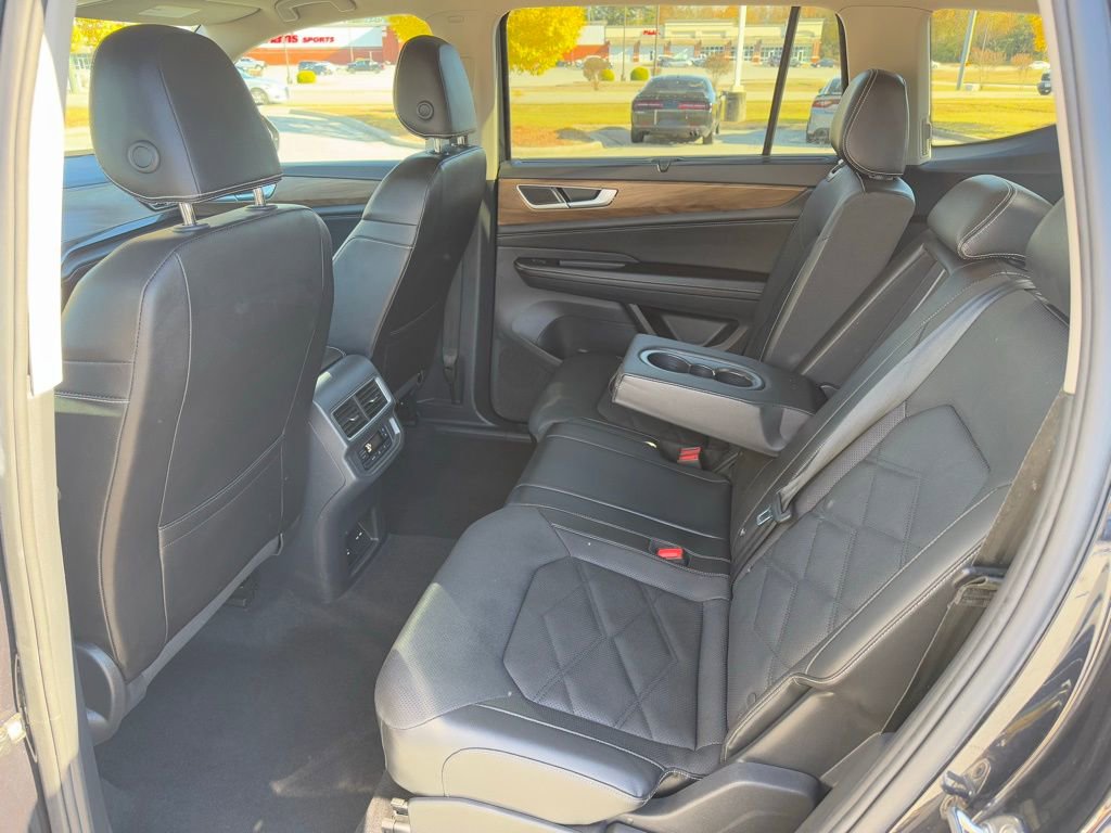 Used 2024 Volkswagen Atlas SE image 31