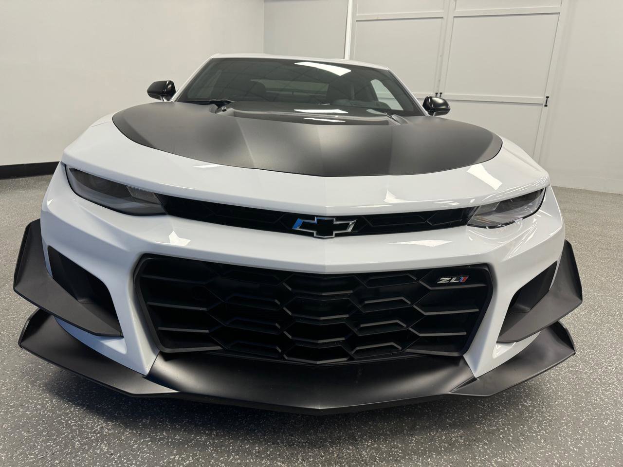 Used 2019 Chevrolet Camaro ZL1 RWD image 33