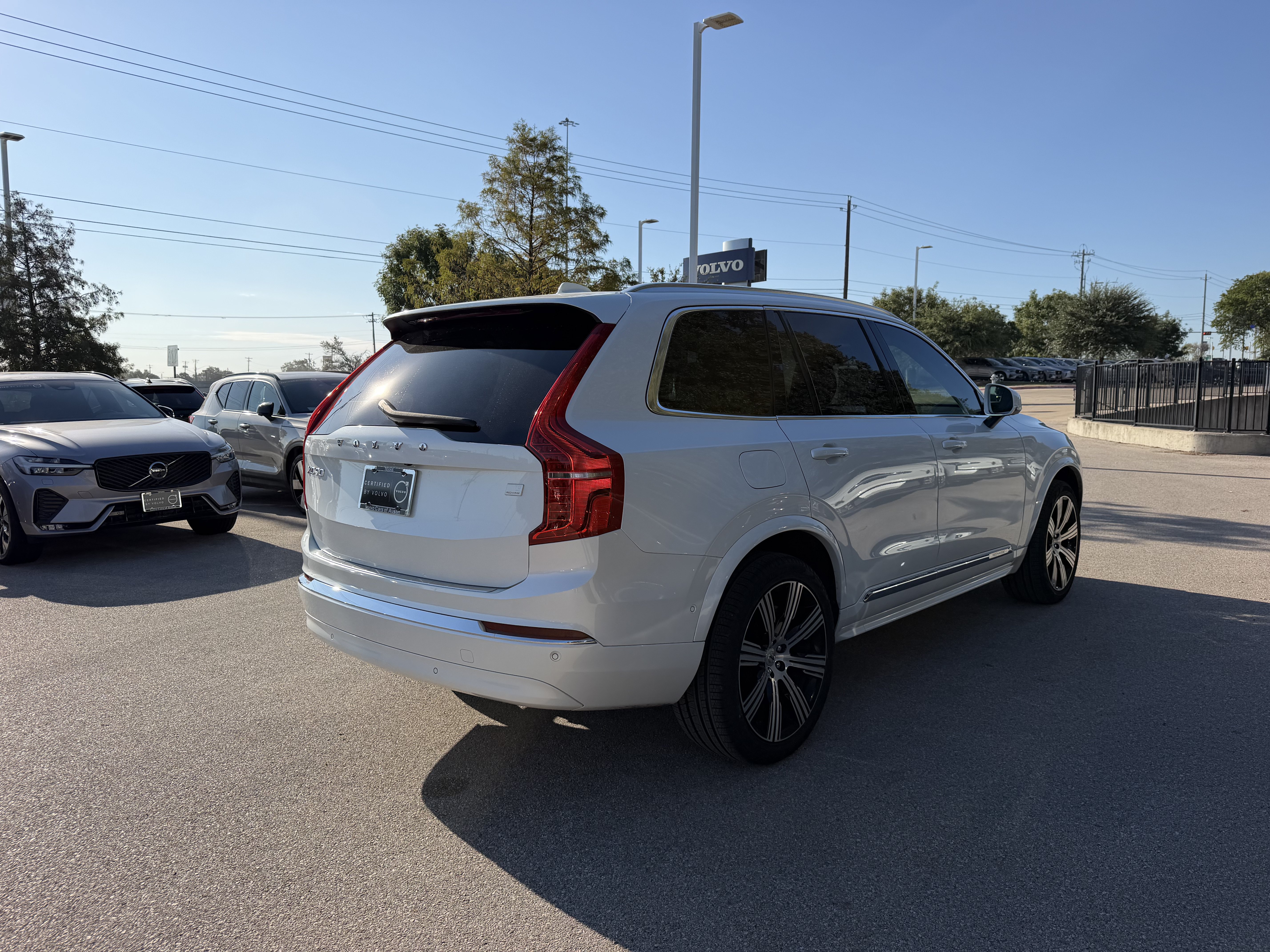 Certified 2024 Volvo XC90 T8 Plus w/ Protection Package Premier AWD/4WD image 6