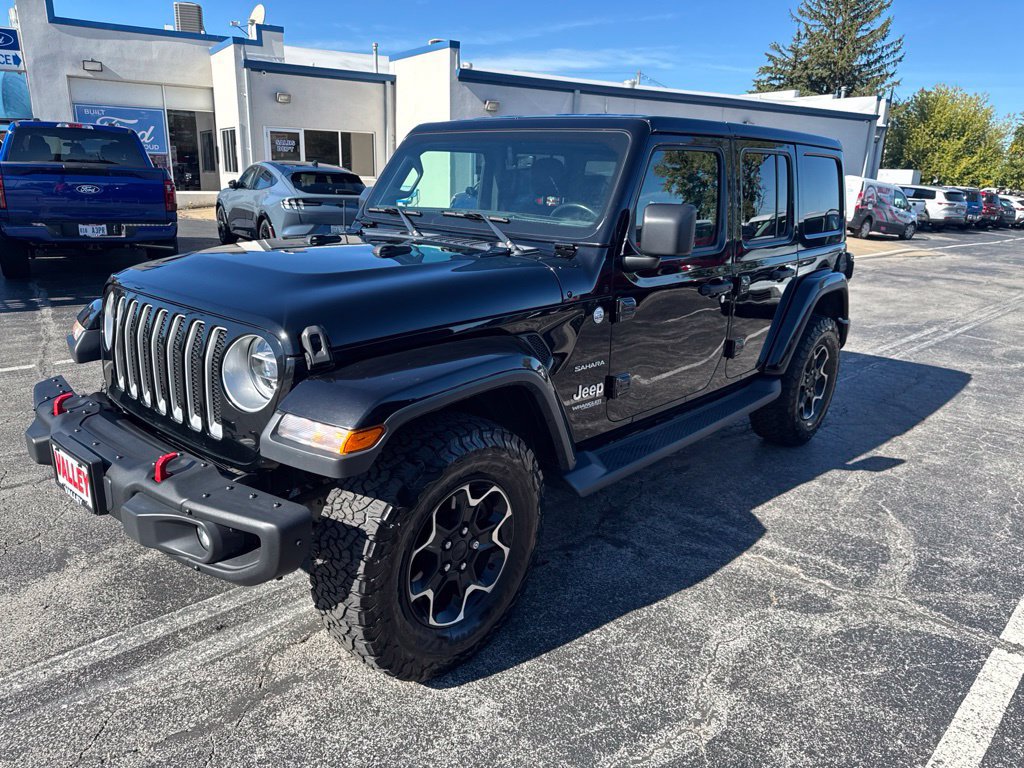 Used 2019 Jeep Wrangler Unlimited Sahara w/ Uconnect 4C Nav & Sound Group AWD/4WD image 14
