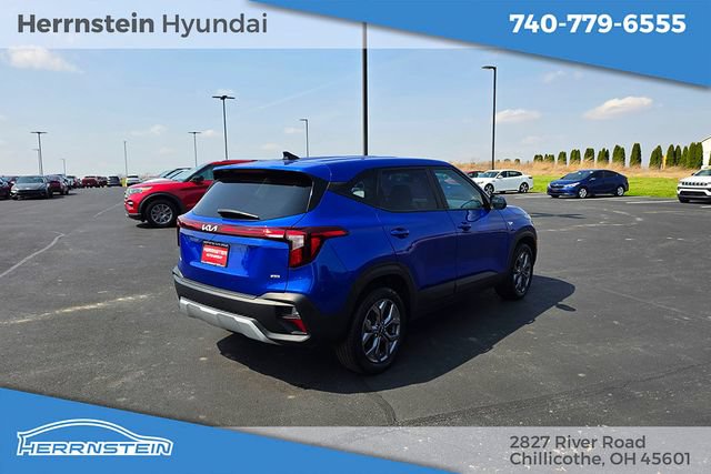 Used 2024 Kia Seltos LX AWD/4WD image 29