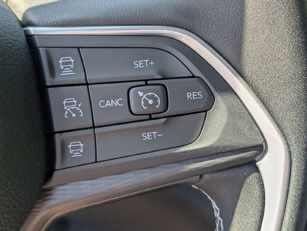 New 2026 Jeep Grand Cherokee Laredo AWD/4WD image 15