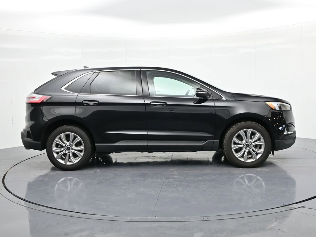 Used 2024 Ford Edge Titanium image 5