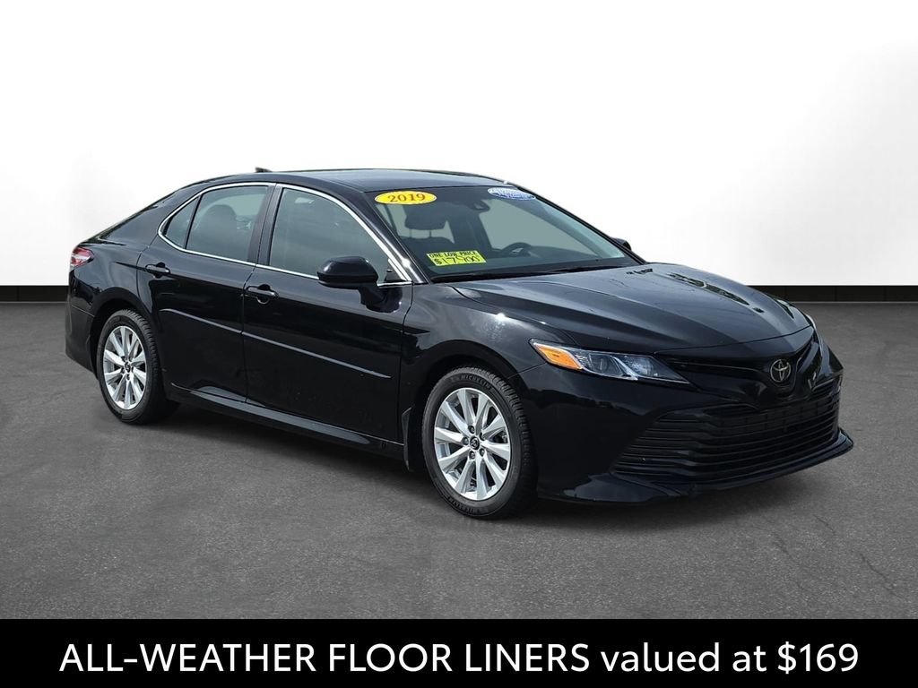Certified 2019 Toyota Camry LE FWD image 3