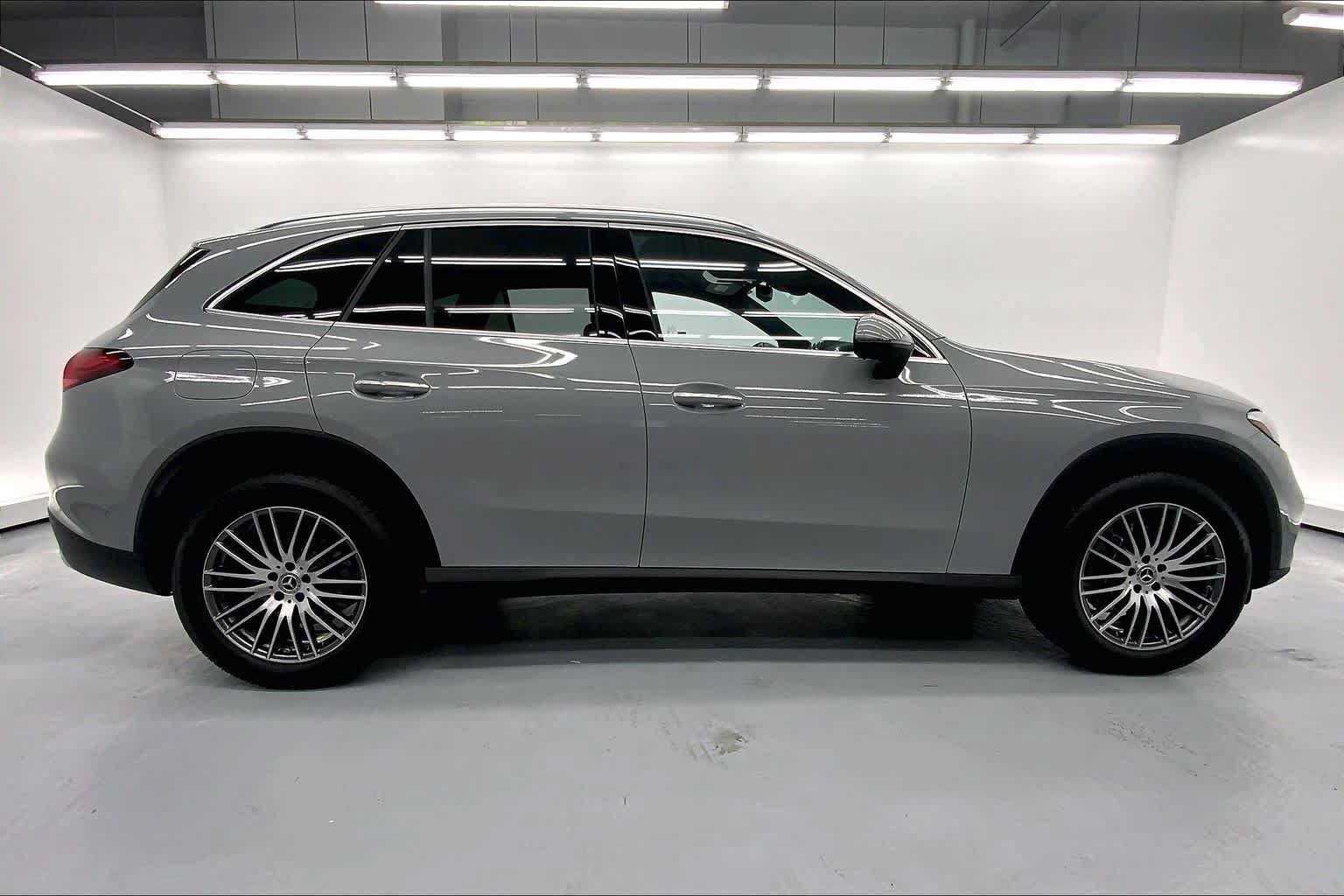 Used 2026 Mercedes-Benz GLC 300 image 5