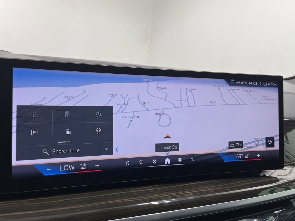 Used 2024 BMW X5 sDrive40i w/ Premium Package image 13