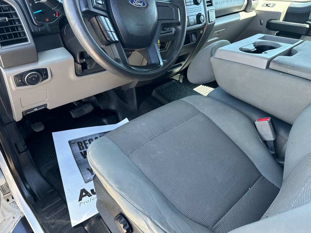 Used 2017 Ford F250 XL w/ Power Equipment Group AWD/4WD image 32