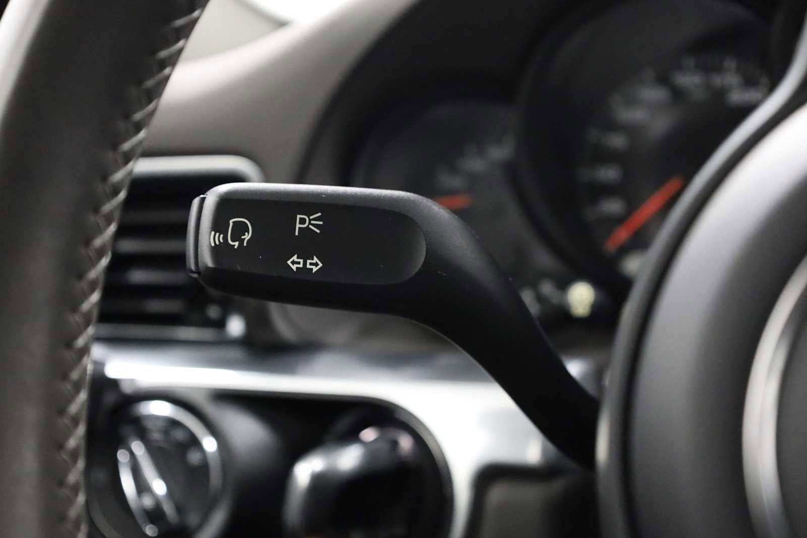 Certified 2018 Porsche 911 Carrera 4S image 29