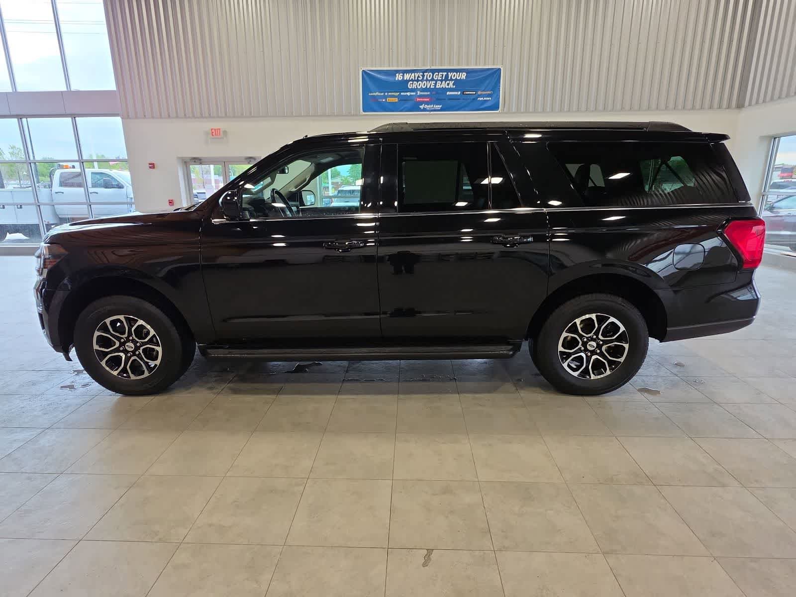 Used 2024 Ford Expedition Max XLT AWD/4WD image 12