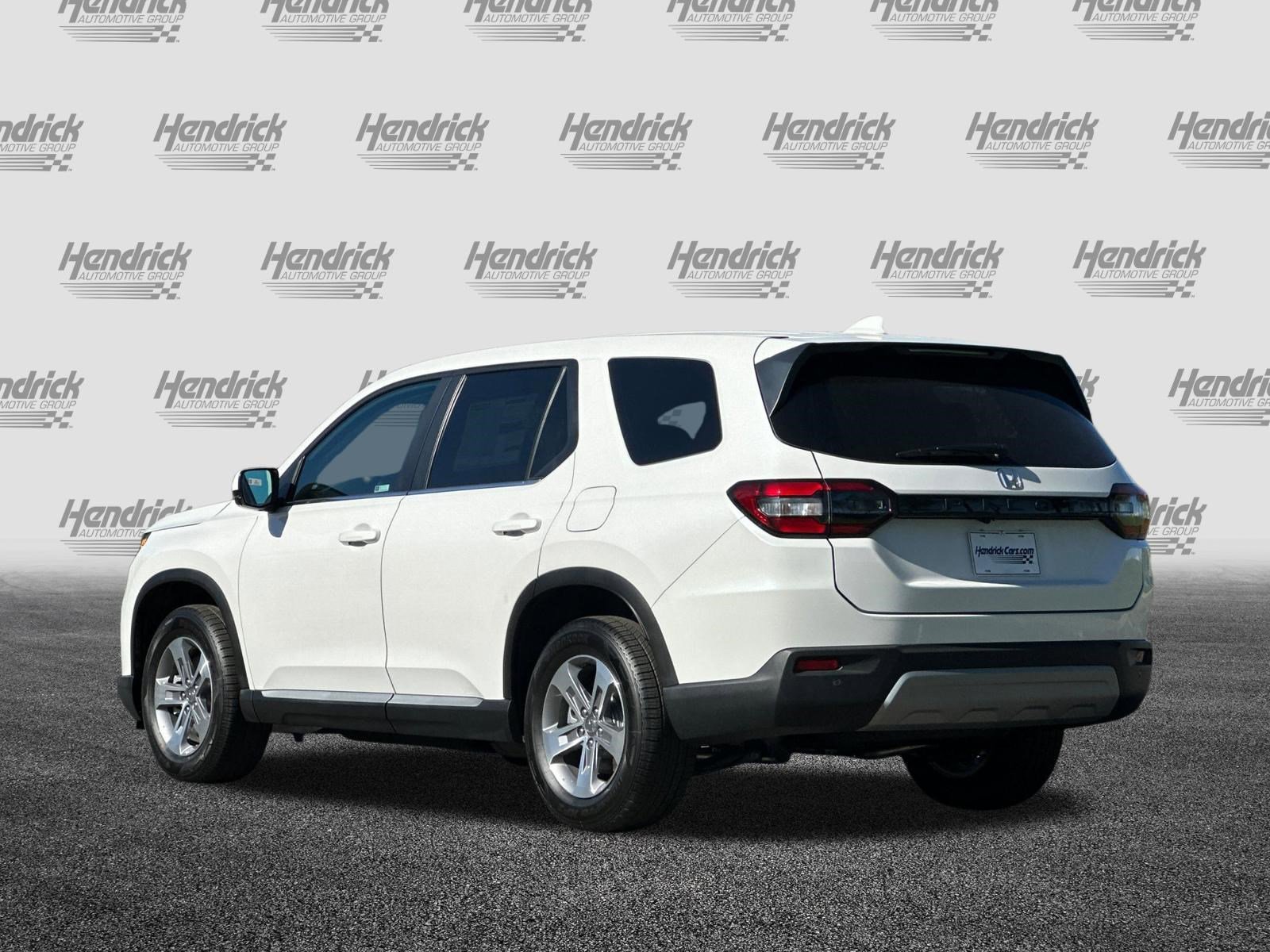 Used 2025 Honda Pilot EX-L image 7