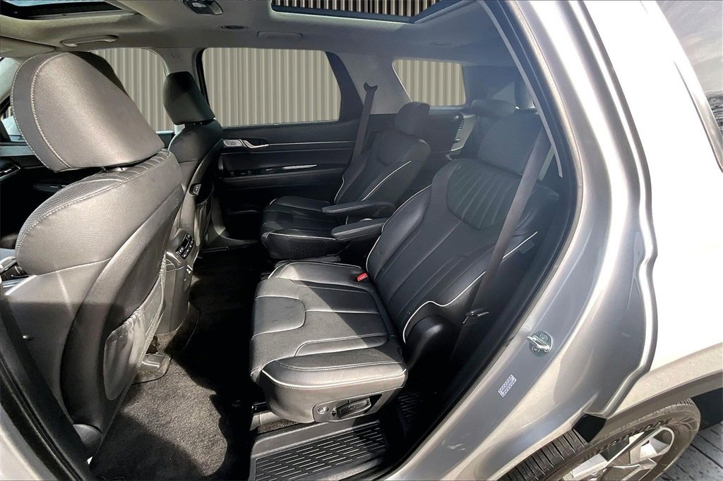 Used 2024 Hyundai Palisade Limited image 25