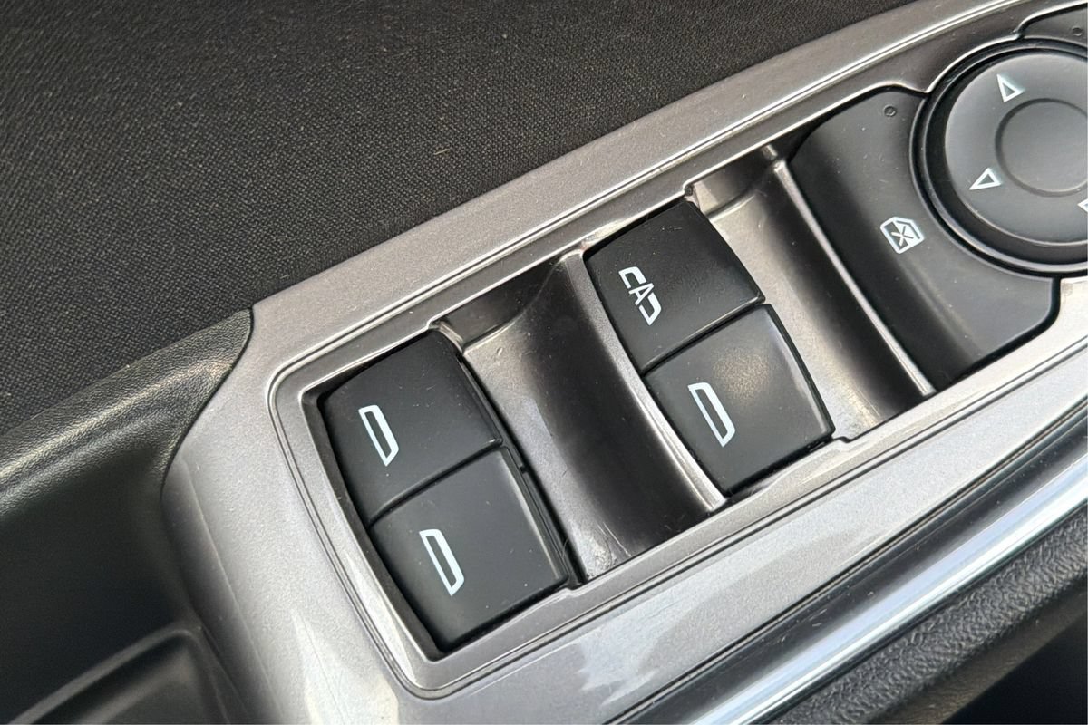 Used 2021 Chevrolet Malibu LT FWD image 34