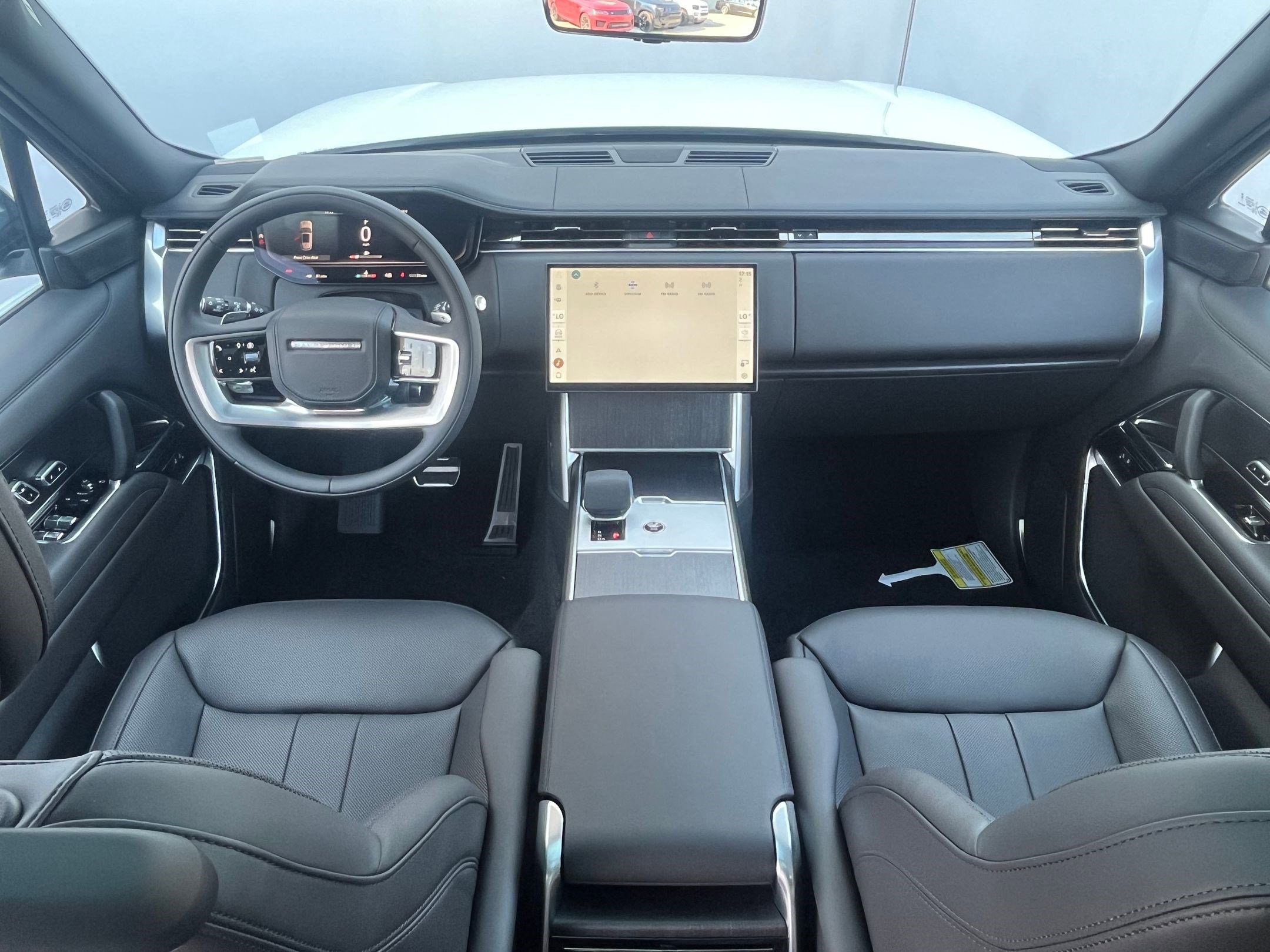 New 2025 Land Rover Range Rover Long Wheelbase SE image 15