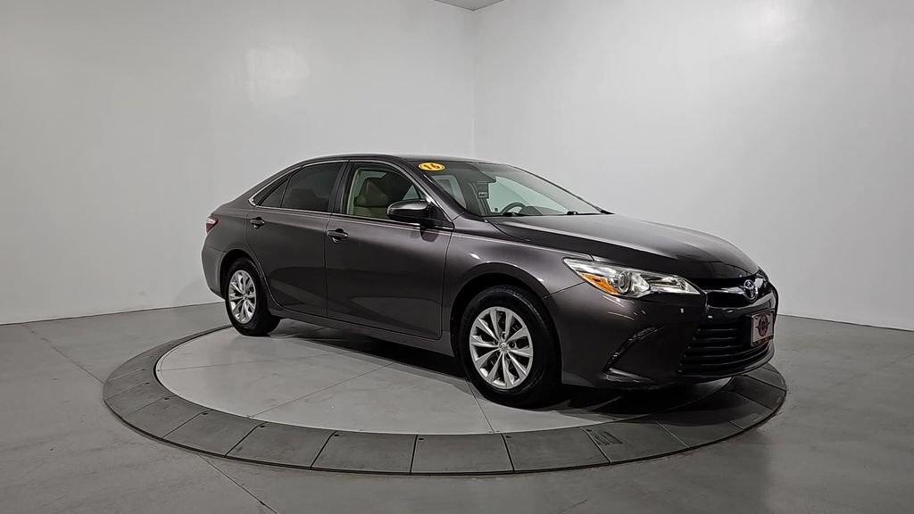 Used 2016 Toyota Camry LE FWD image 8