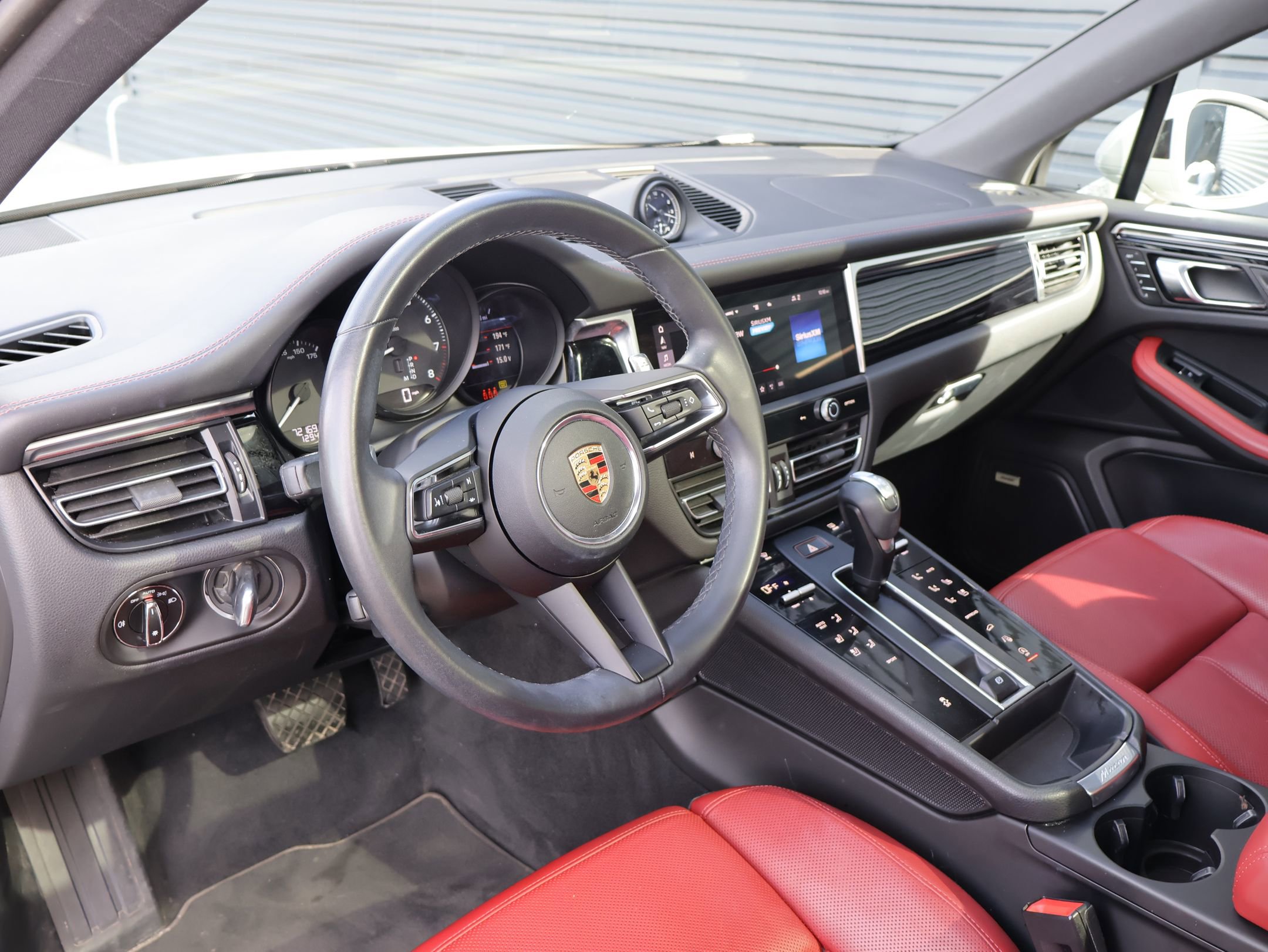 Used 2022 Porsche Macan image 4