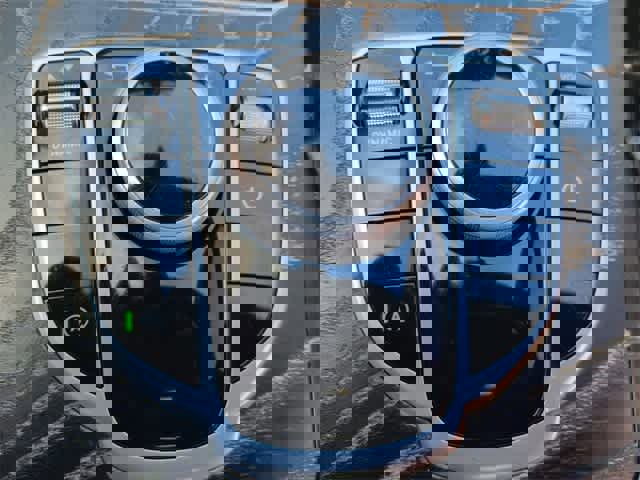 Used 2018 Mercedes-Benz C 300 Sedan image 40