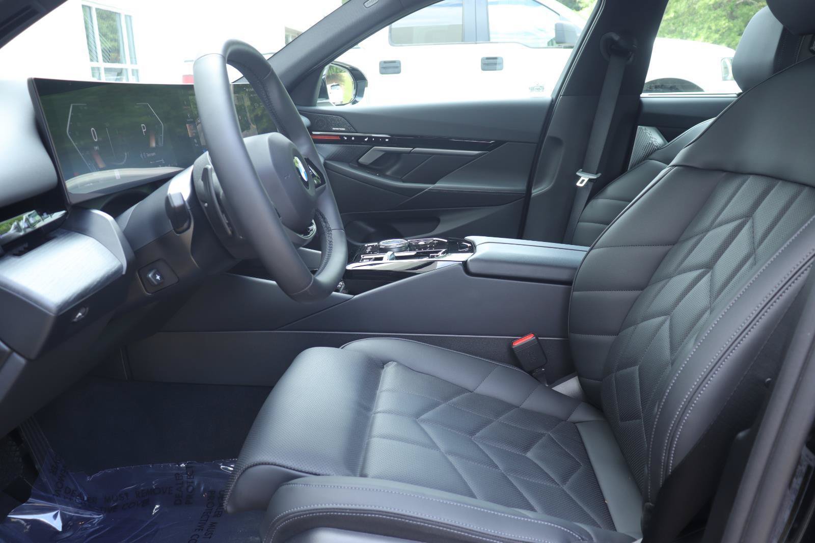 Used 2025 BMW 530i xDrive w/ Premium Package AWD/4WD image 11