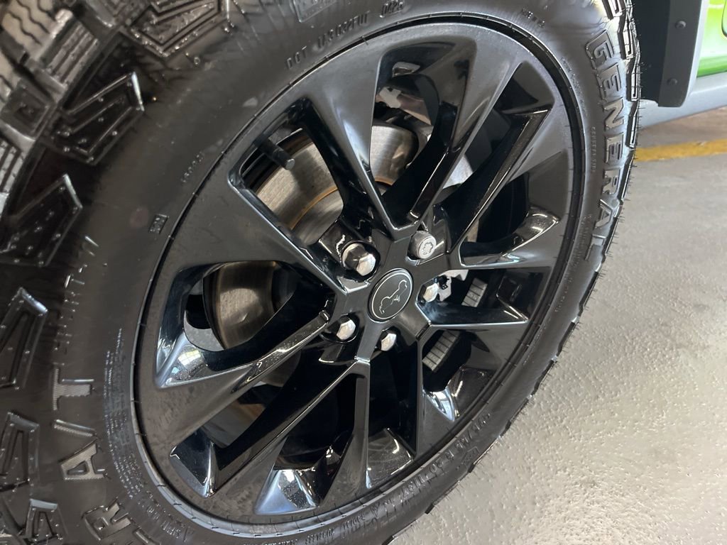 Used 2025 Jeep Gladiator Sport image 12