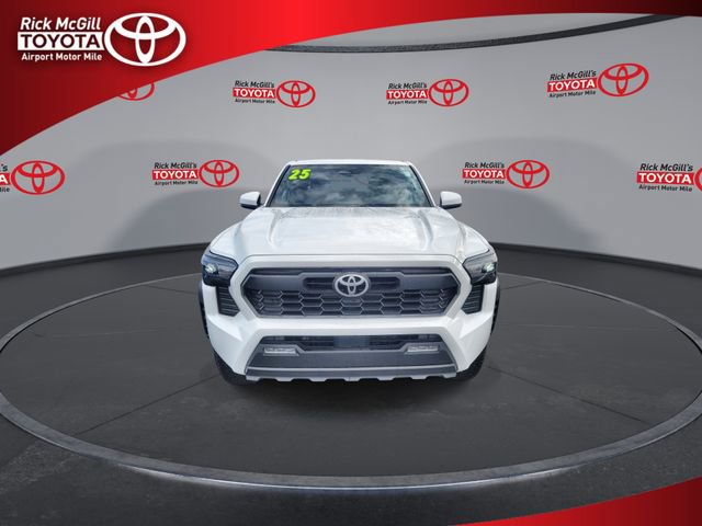 Certified 2025 Toyota Tacoma TRD Off-Road image 3