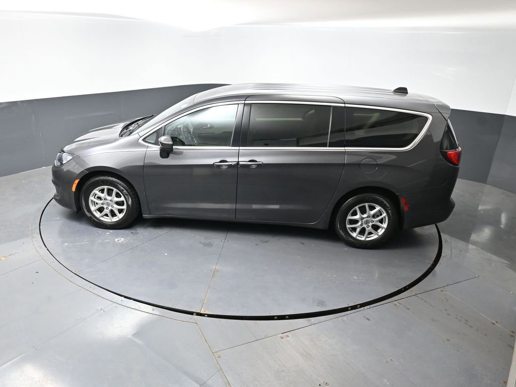 Used 2023 Chrysler Voyager LX FWD image 44