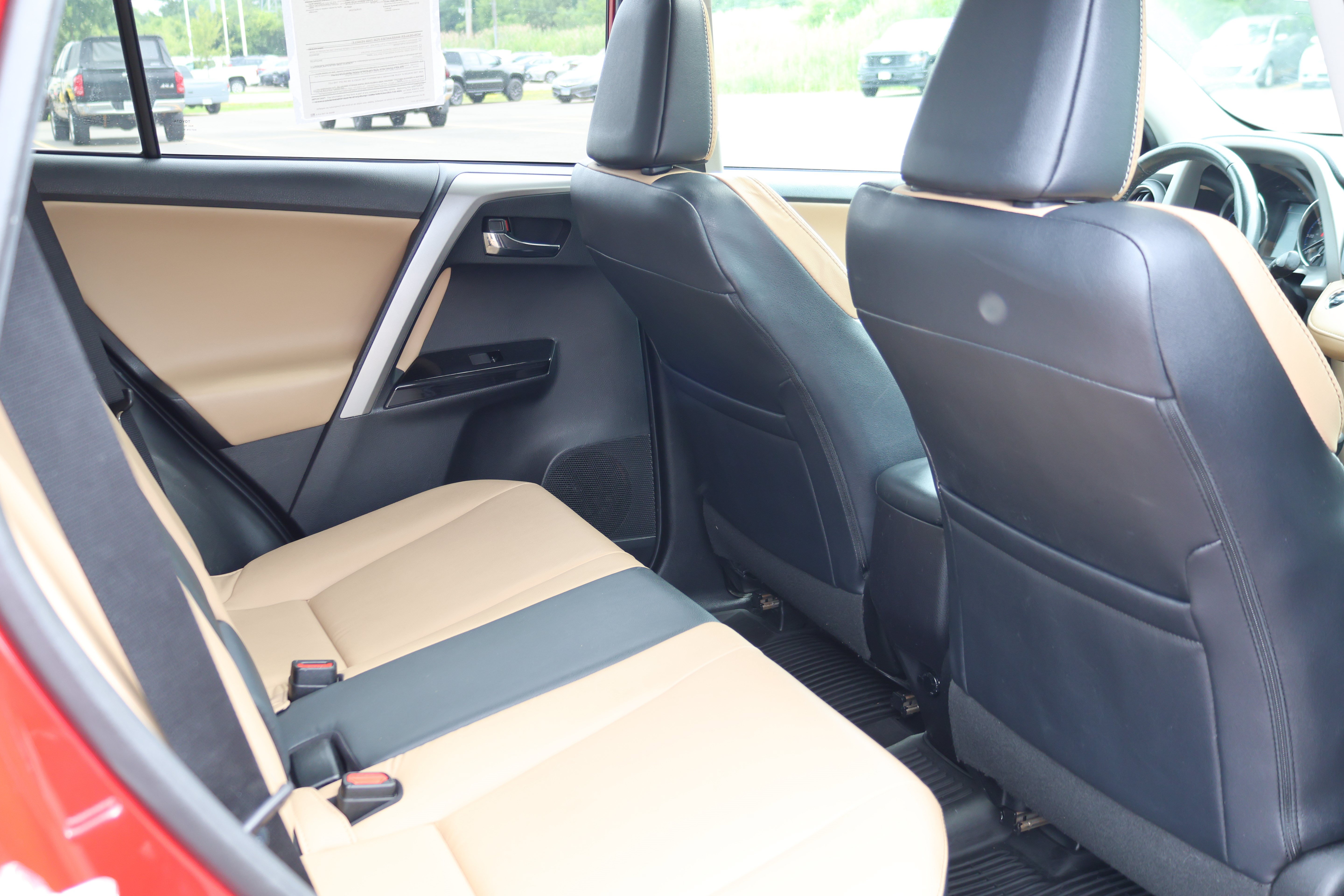 Used 2016 Toyota RAV4 Limited AWD/4WD image 16