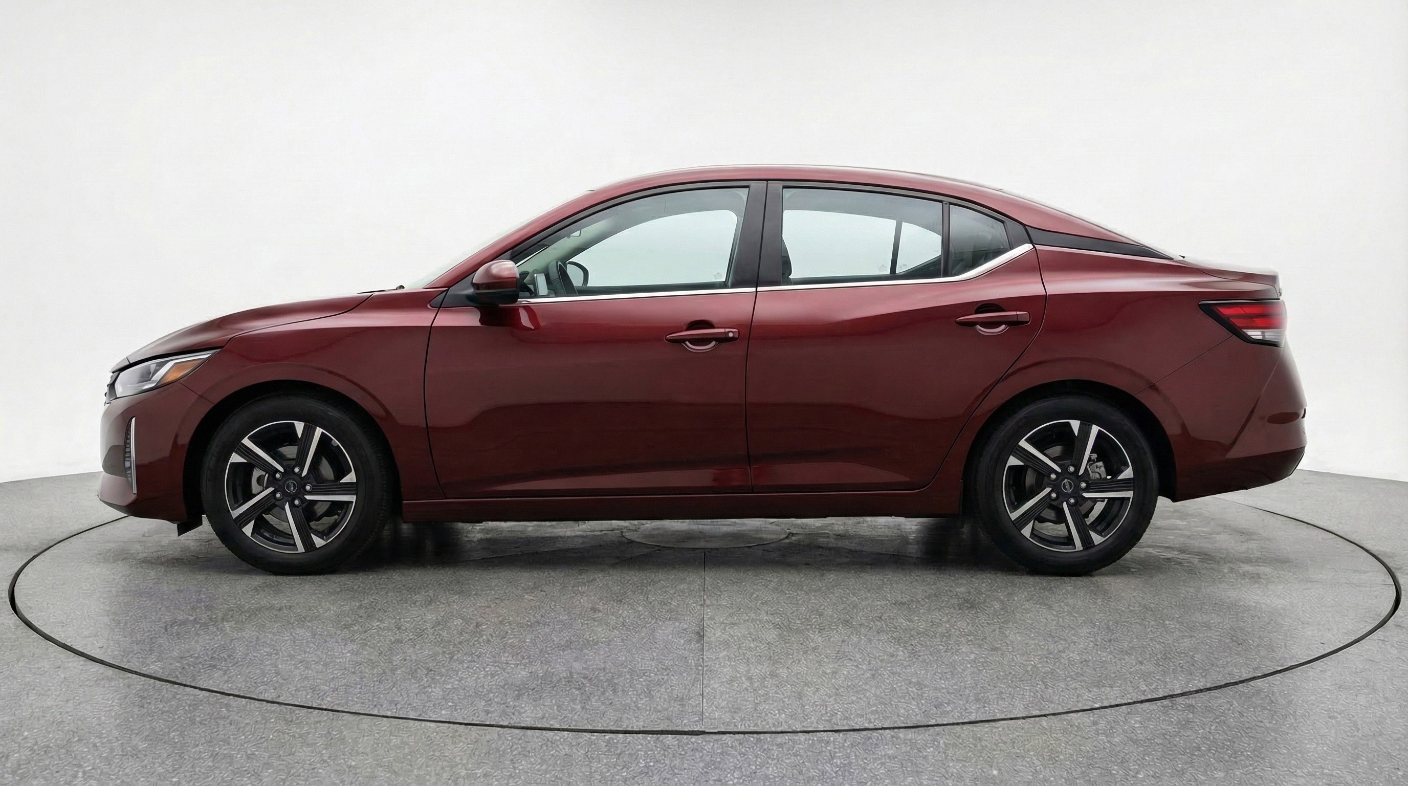 Used 2025 Nissan Sentra SV image 5