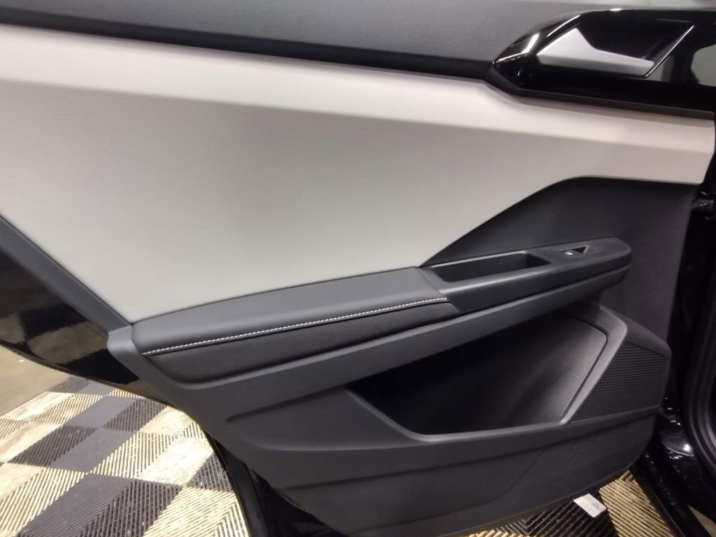 New 2026 Volkswagen Taos S image 32