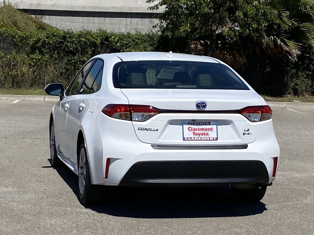 Certified 2025 Toyota Corolla LE image 41