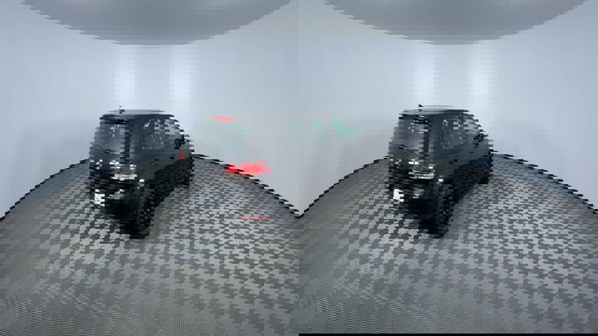 Used 2012 Volkswagen Golf 4-Door image 8