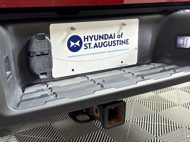 Used 2024 Nissan Frontier SL w/ Technology Package image 43