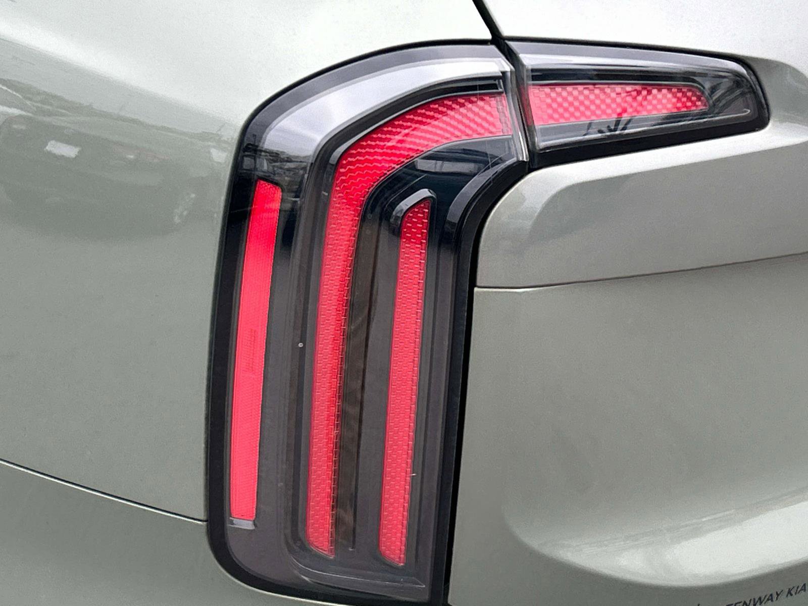 Used 2024 Kia Telluride SX Prestige X-Line image 9