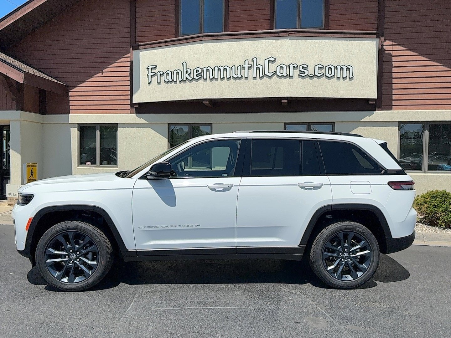 New 2026 Jeep Grand Cherokee Limited AWD/4WD image 1