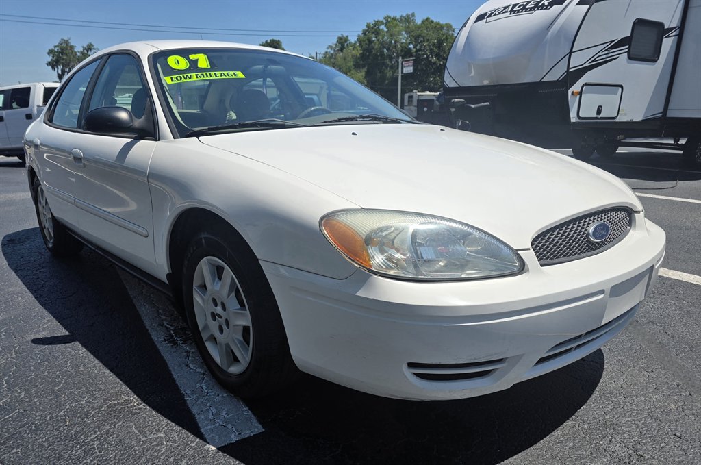 Used 2007 Ford Taurus SE FWD image 10