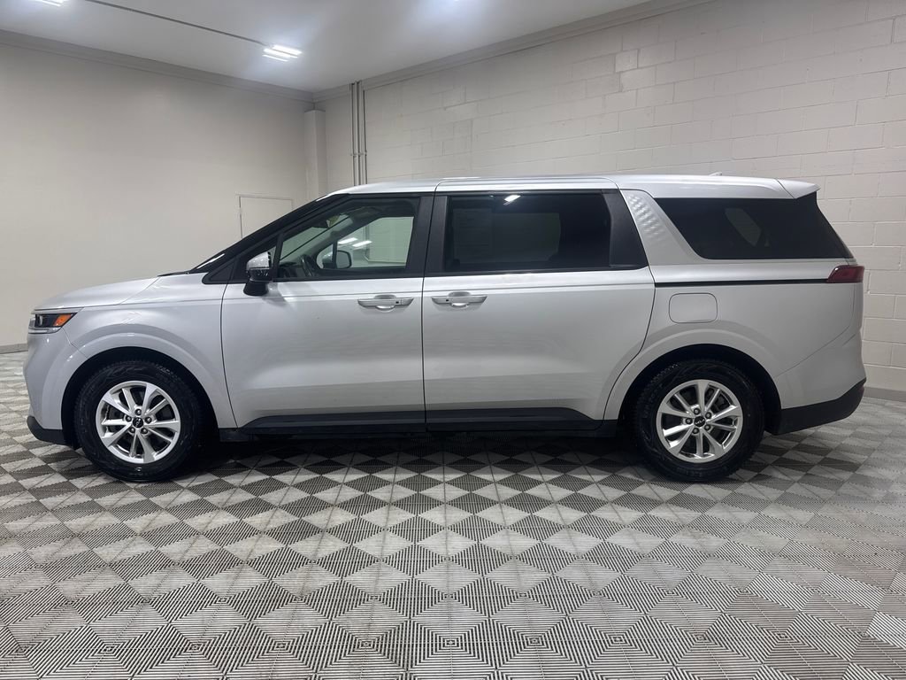 Used 2022 Kia Carnival LX FWD image 8