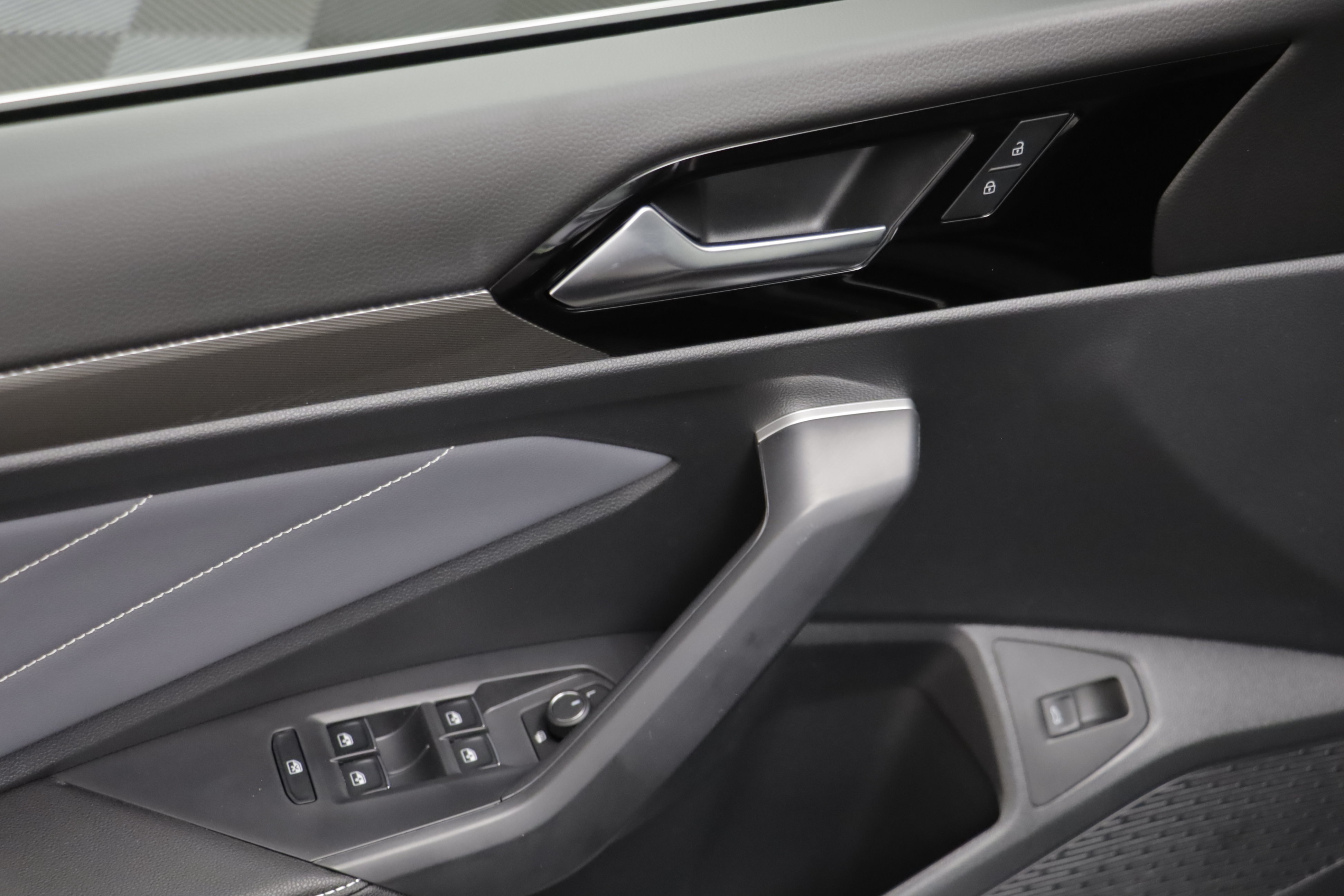 New 2027 Volkswagen Jetta SEL FWD image 8