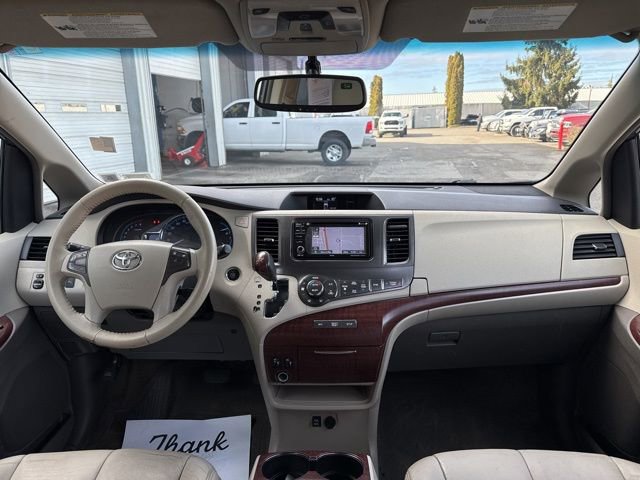 Used 2014 Toyota Sienna XLE image 20