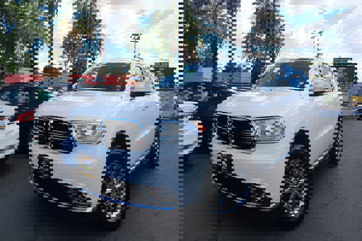 Used 2018 Dodge Durango SXT w/ 3rd Row Seating Group AWD/4WD image 2