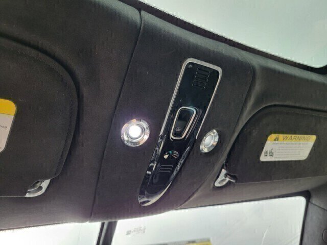 Used 2021 Aston Martin DBX image 23