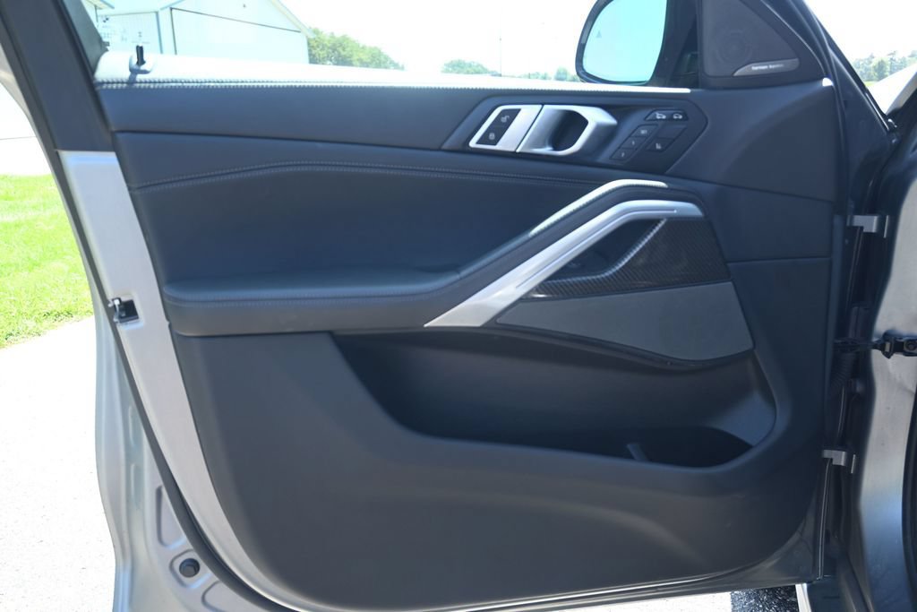 Used 2024 BMW X6 M60i AWD/4WD image 27